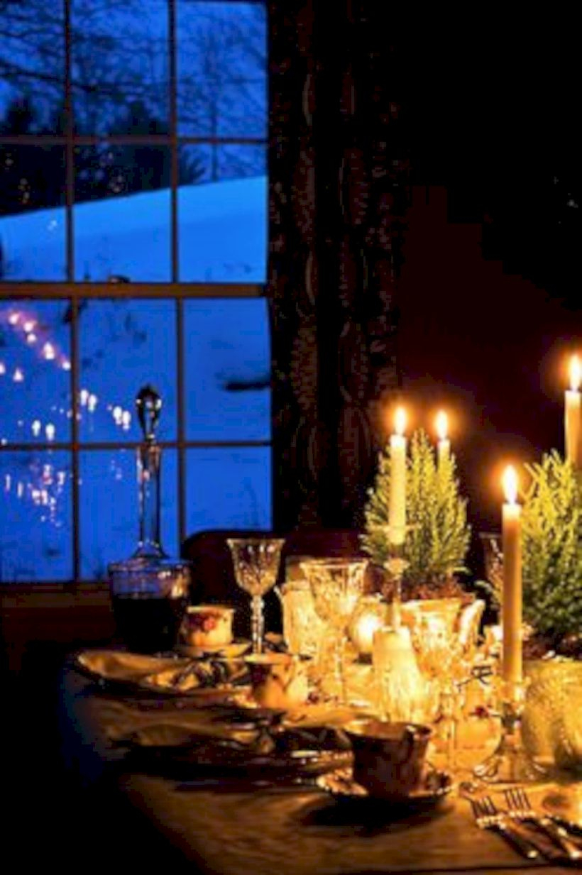 Beautiful winter table decoration ideas for a romantic dinner 02