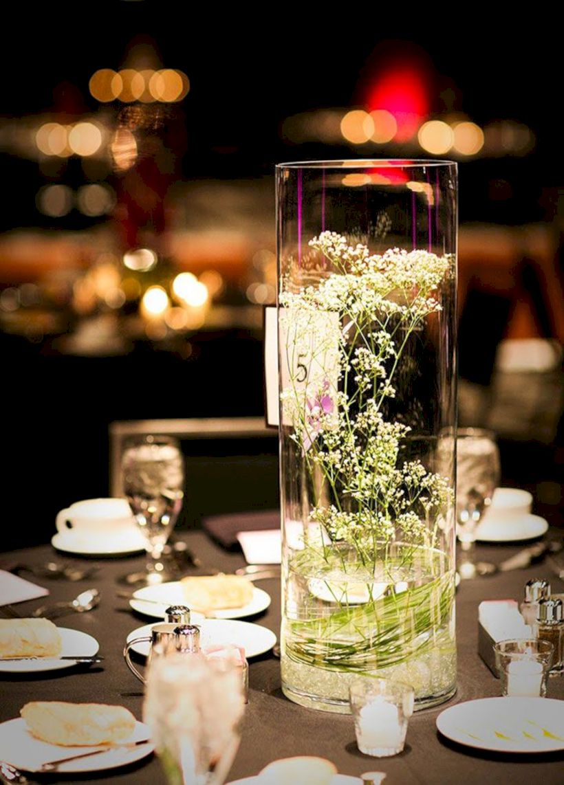 Beautiful winter table decoration ideas for a romantic dinner 08