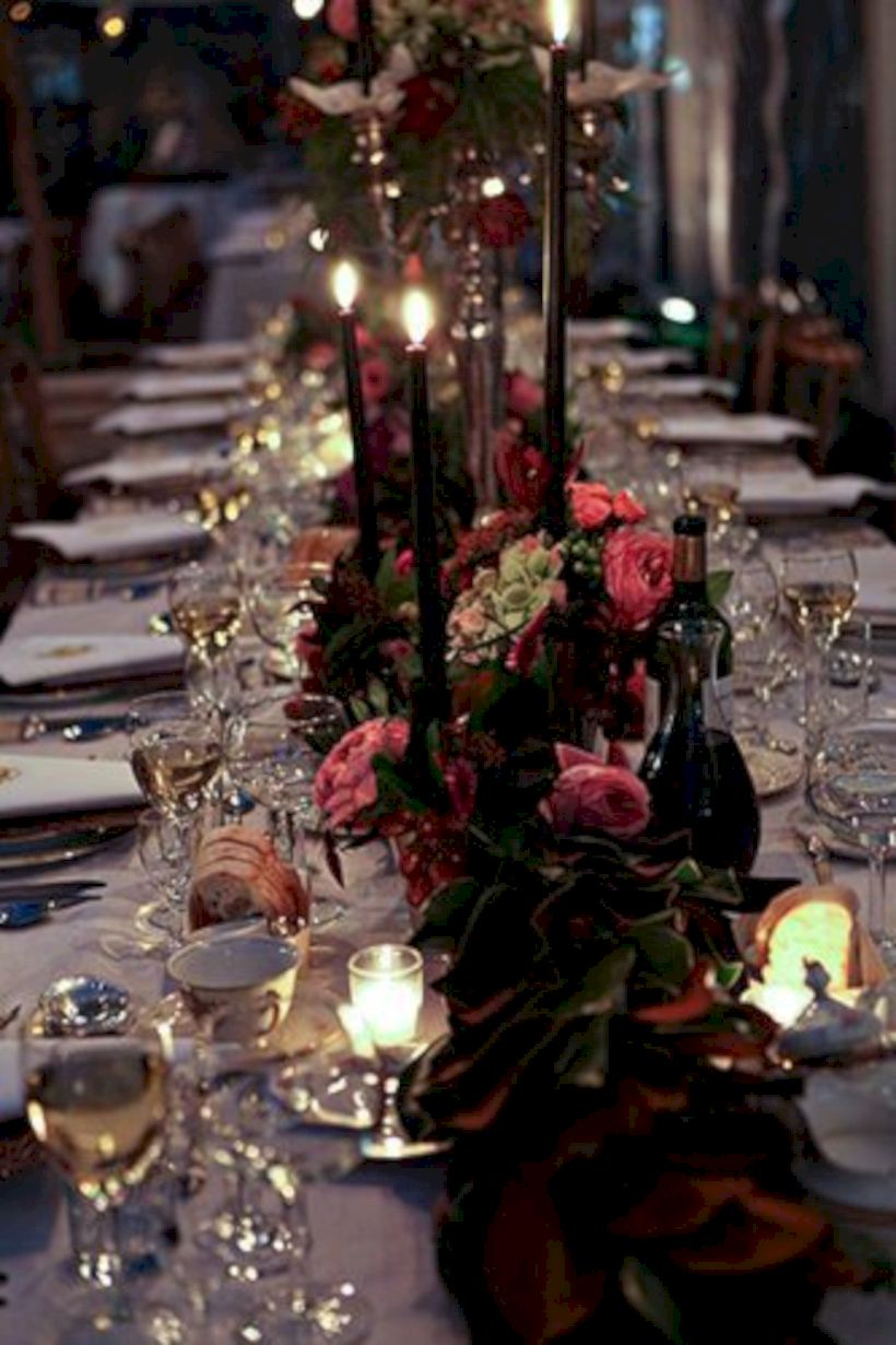 Beautiful winter table decoration ideas for a romantic dinner 16