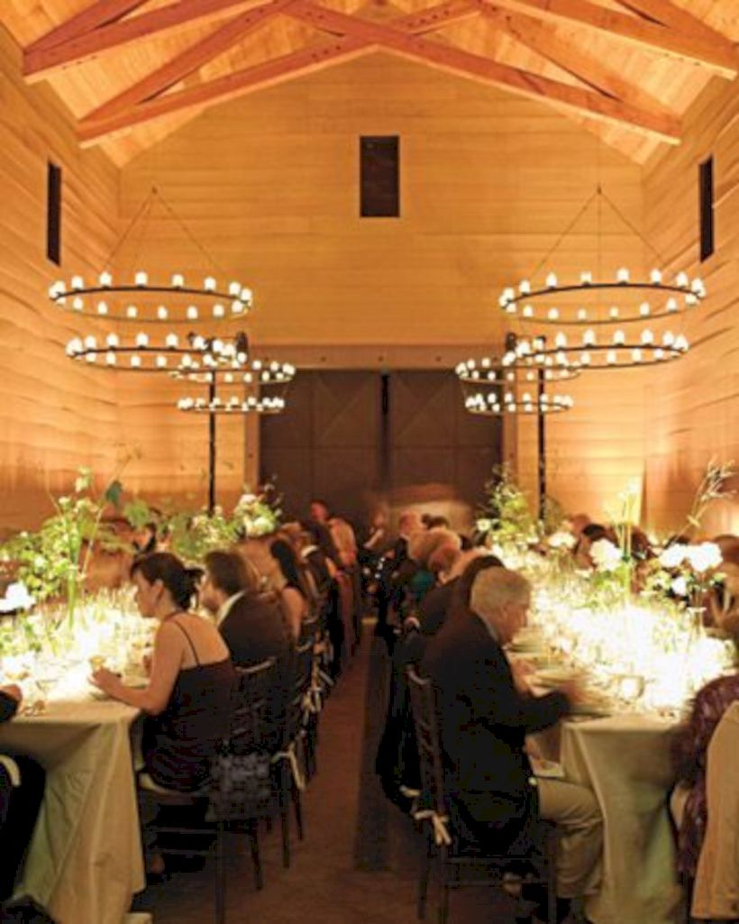 Beautiful winter table decoration ideas for a romantic dinner 18