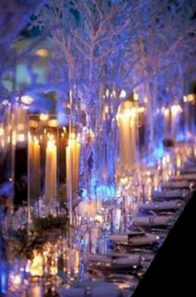 Beautiful winter table decoration ideas for a romantic dinner 19