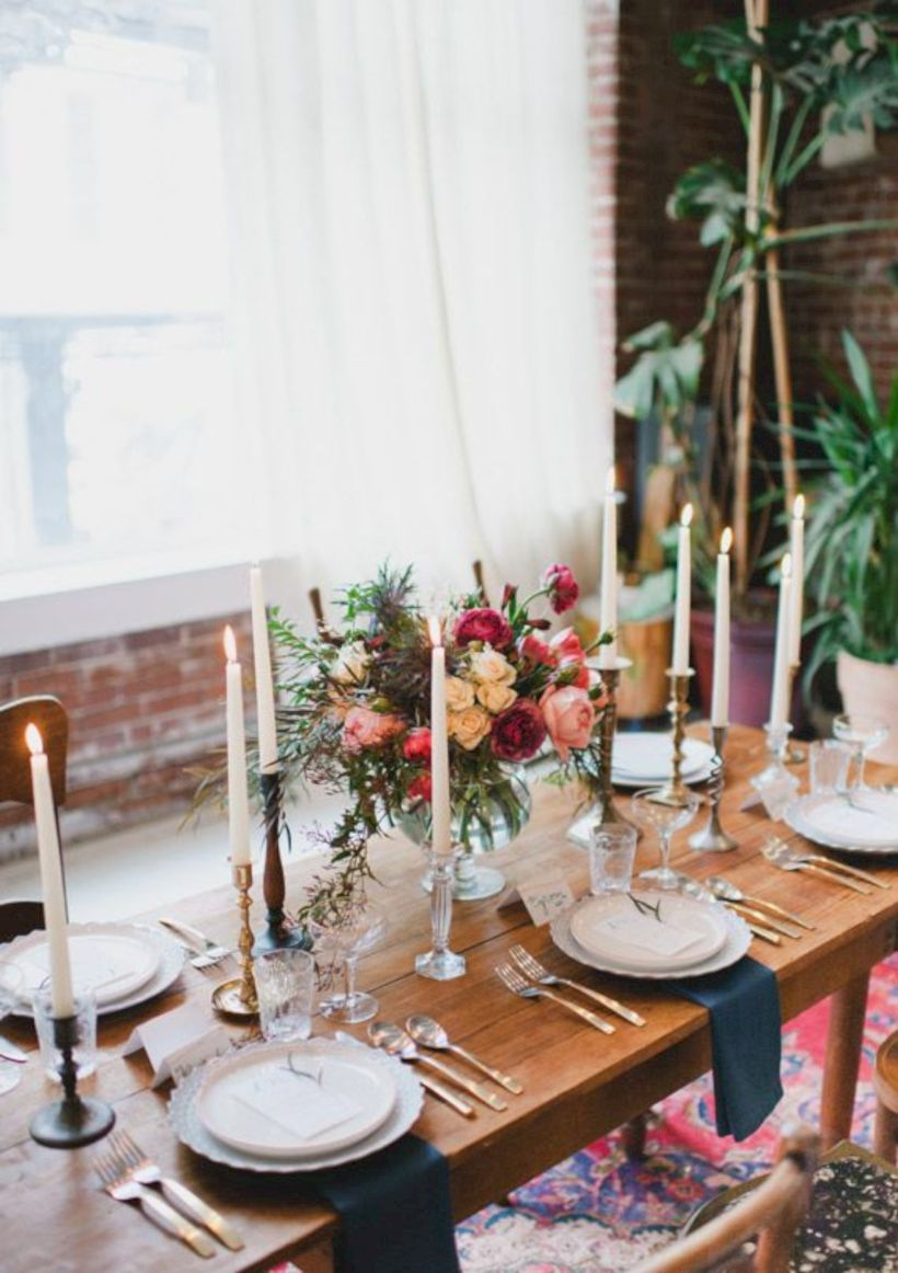 Beautiful winter table decoration ideas for a romantic dinner 23