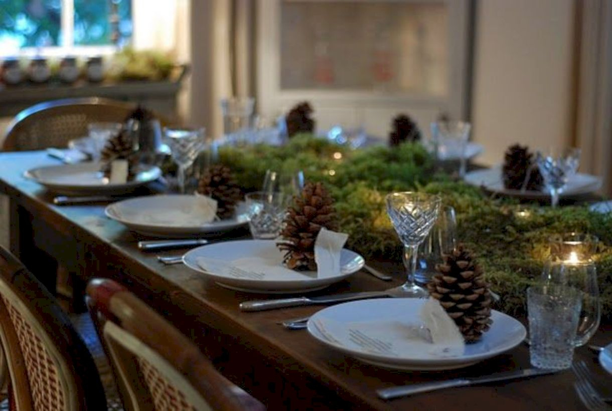 Beautiful winter table decoration ideas for a romantic dinner 25