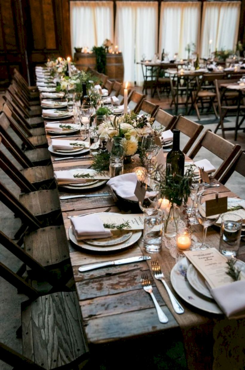 Beautiful winter table decoration ideas for a romantic dinner 34