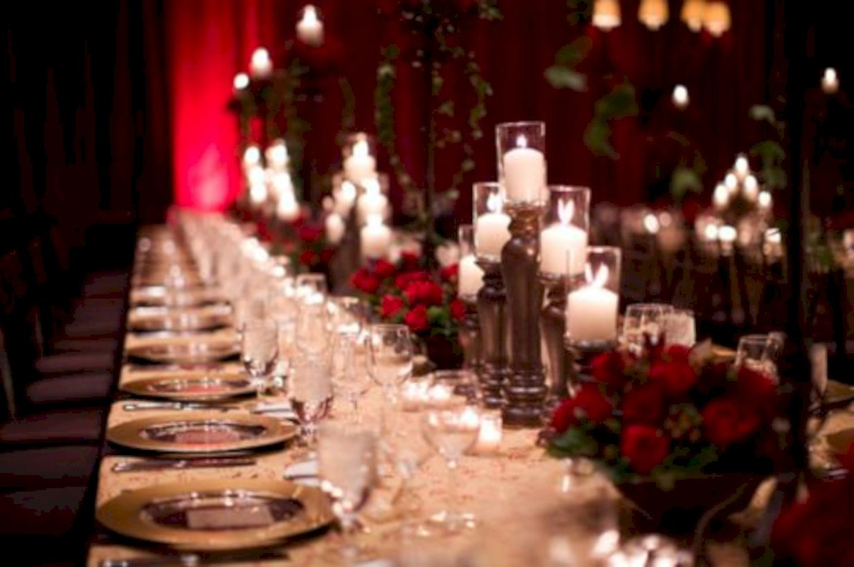 Beautiful winter table decoration ideas for a romantic dinner 40