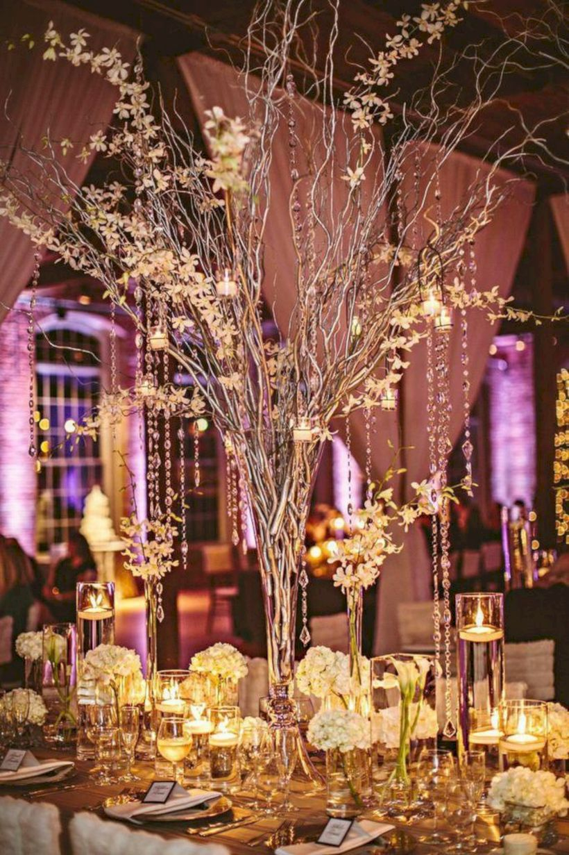 Beautiful winter table decoration ideas for a romantic dinner 43