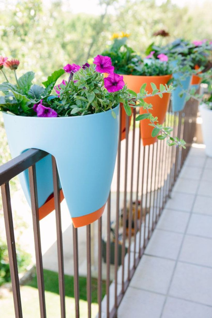 Colorful winter planters for your outdoor decorations 10