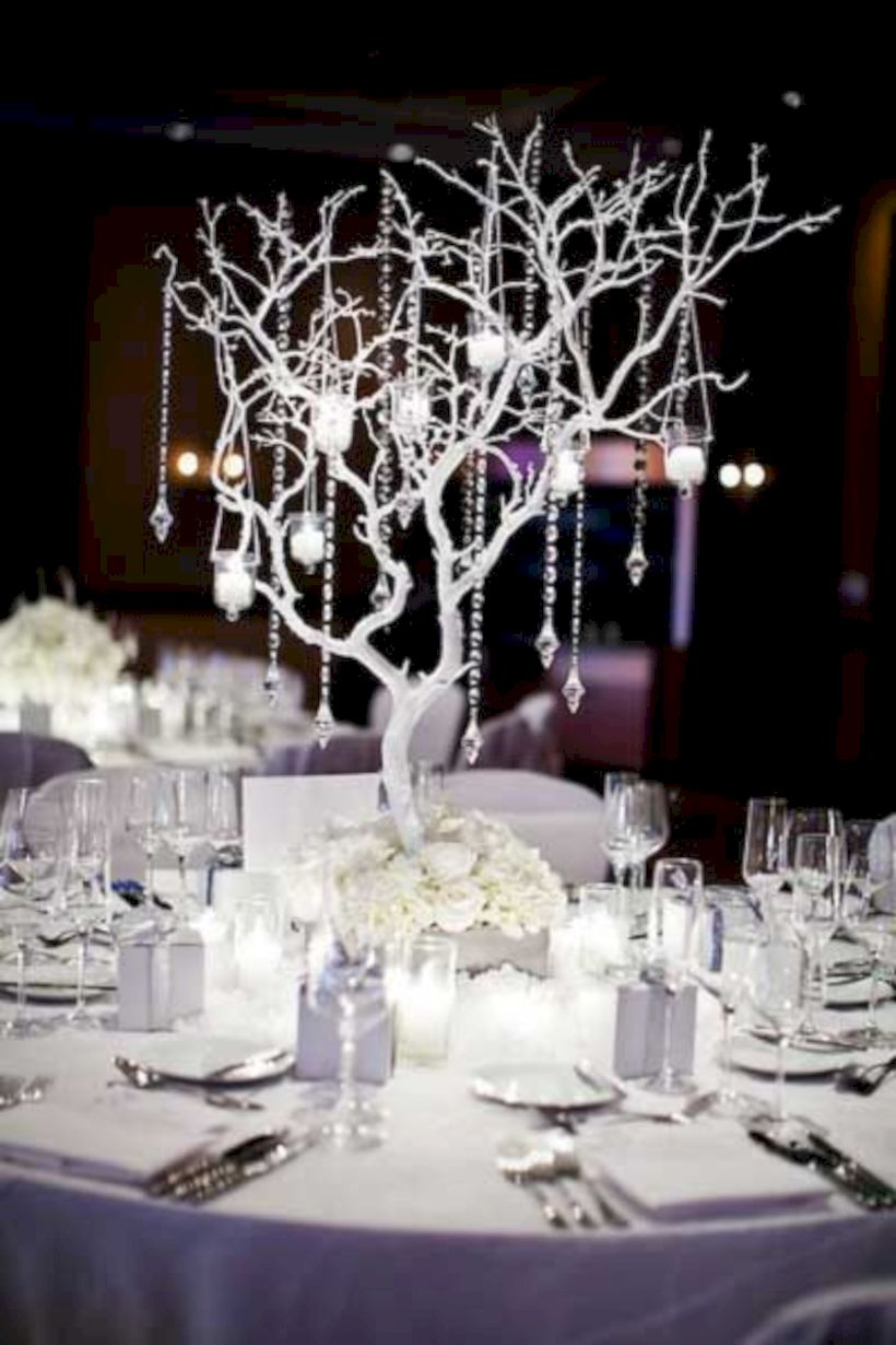 51 Easy Winter Centerpiece Decoration Ideas to Try - Matchness.com