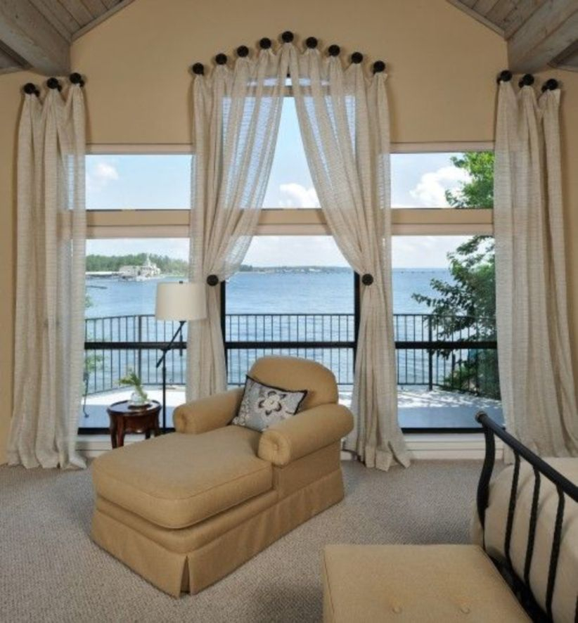 Window treatment and curtain ideas to beautify your window space 04