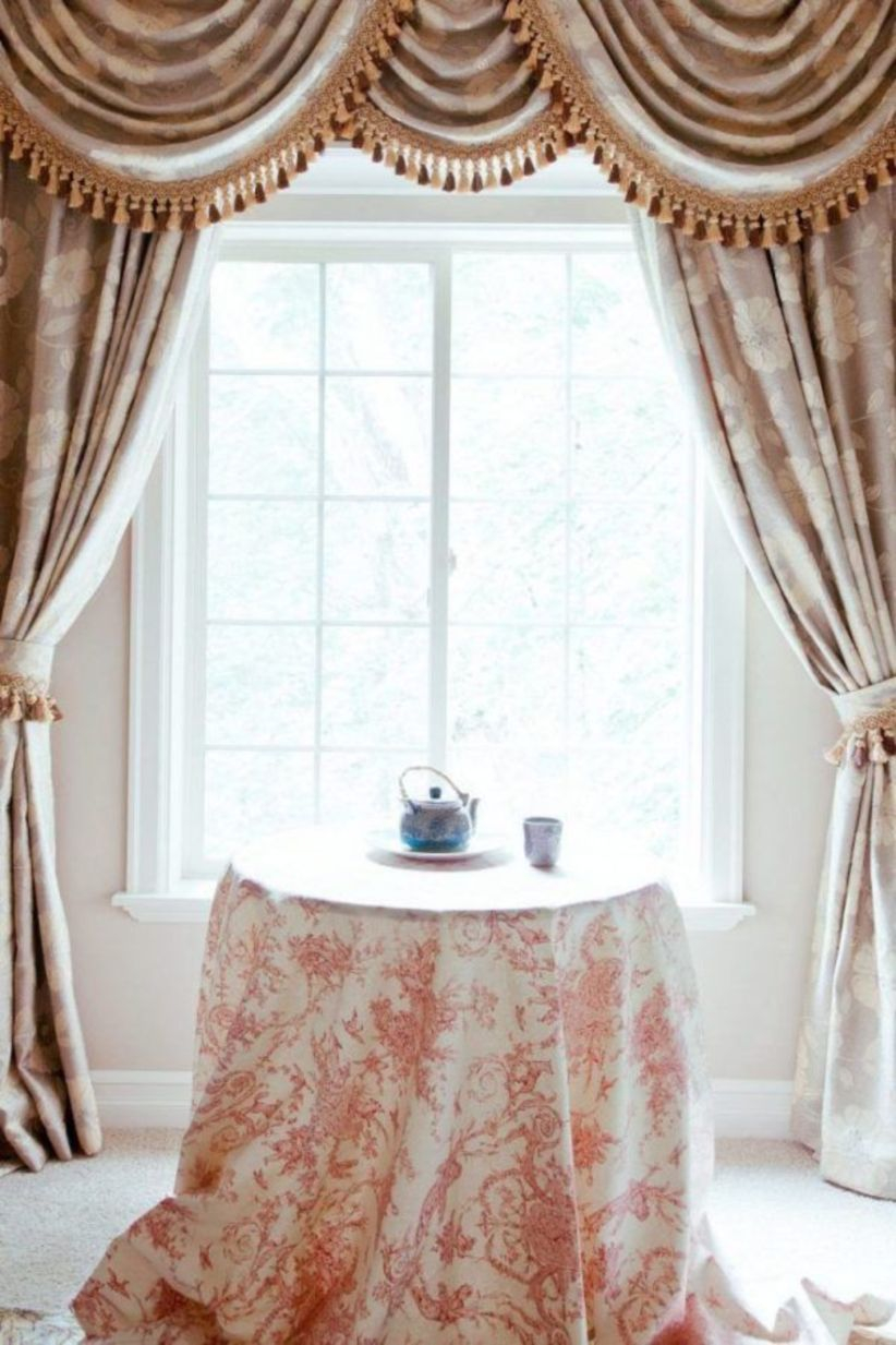 Window treatment and curtain ideas to beautify your window space 05