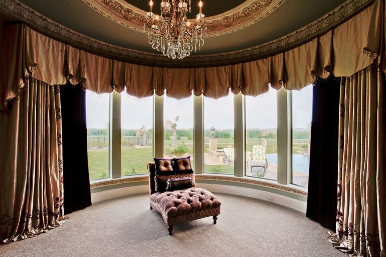 Window treatment and curtain ideas to beautify your window space 11