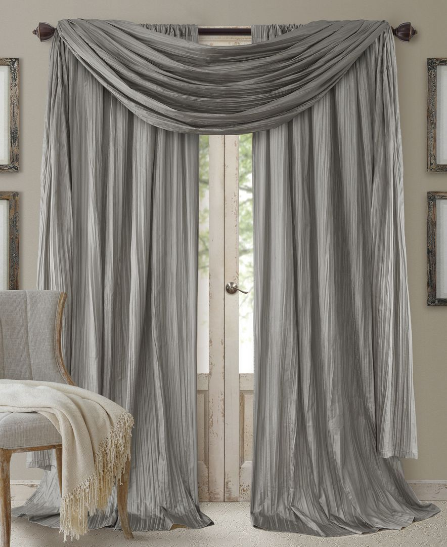 Window treatment and curtain ideas to beautify your window space 40