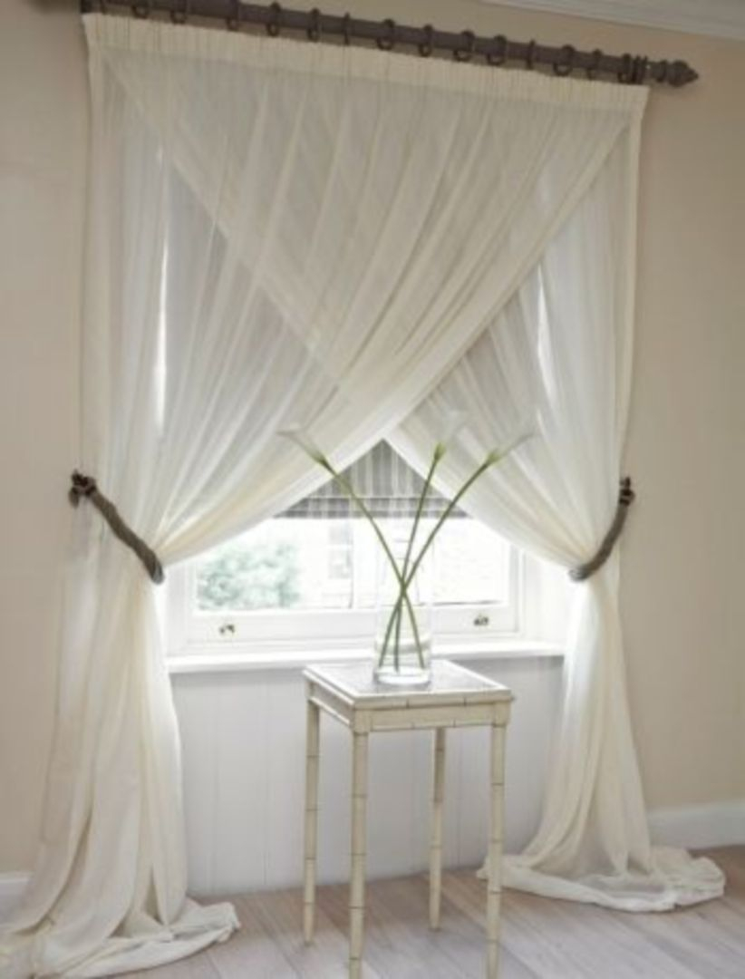 Window treatment and curtain ideas to beautify your window space 46