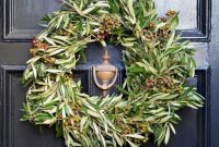 Winter christmas wreath to compliment your door 12
