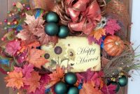 Winter christmas wreath to compliment your door 19