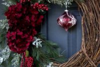 Winter christmas wreath to compliment your door 26