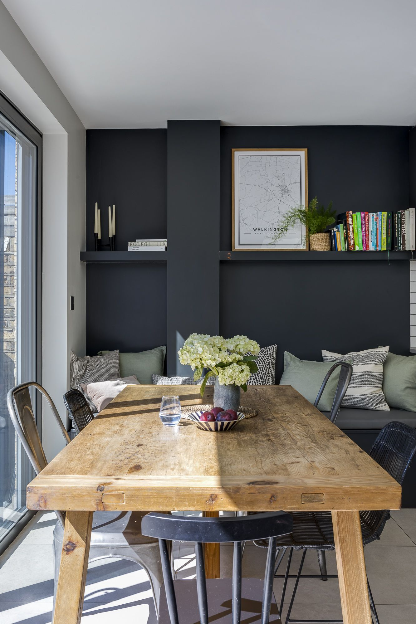 Amazing contemporary dining room decorating ideas 31