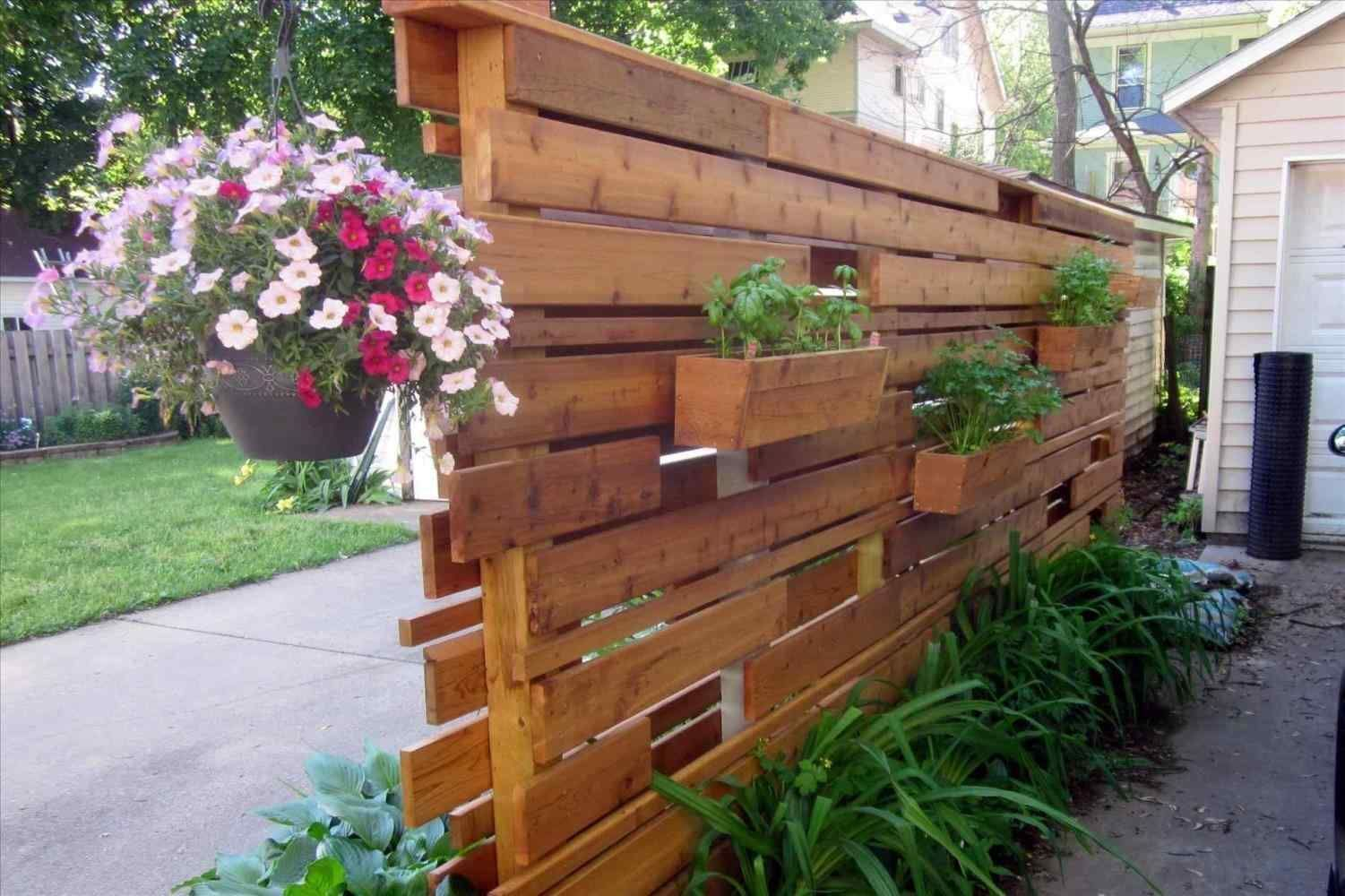 Beautiful yet functional privacy fence planter boxes ideas 29