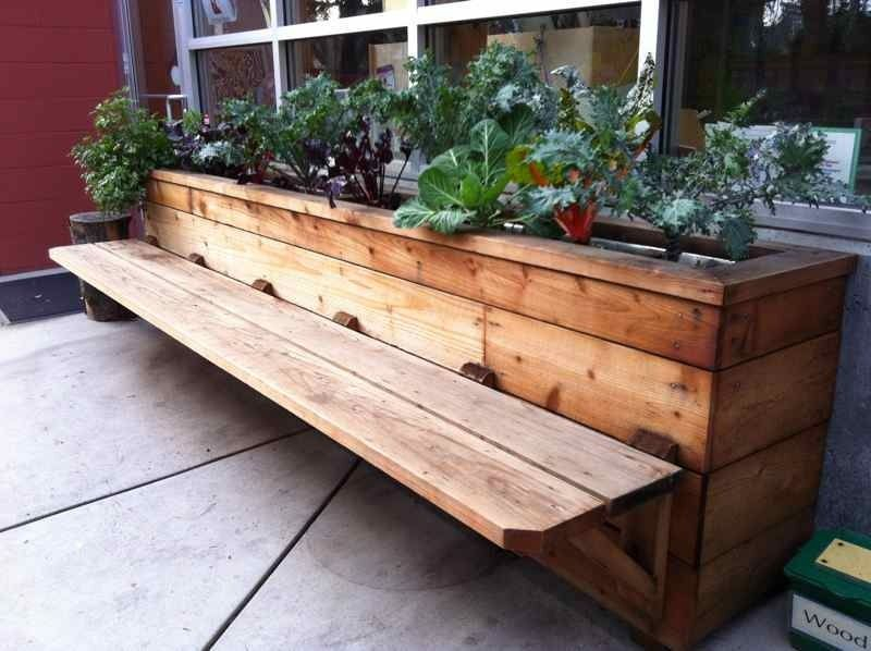 54 Beautiful Yet Functional Privacy Fence Planter Boxes Ideas ...