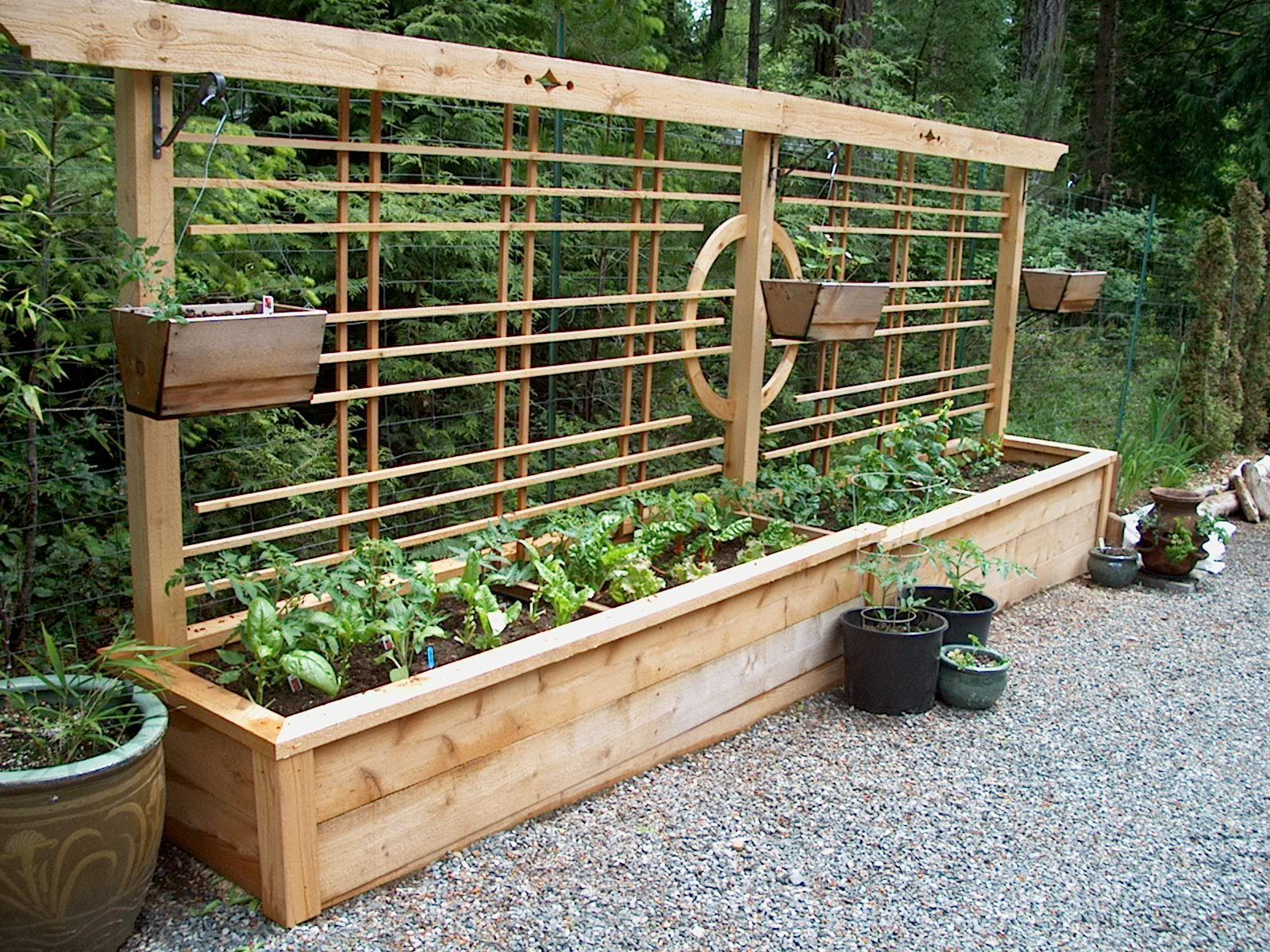 Beautiful yet functional privacy fence planter boxes ideas 44