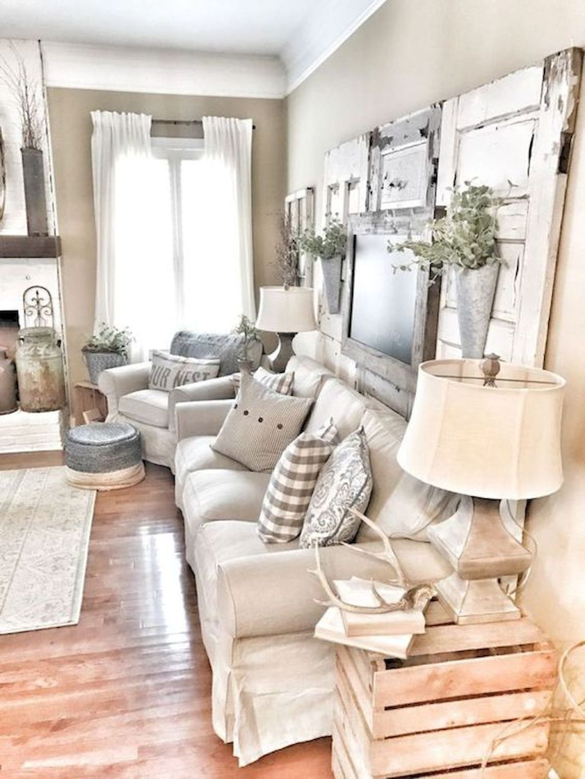 Cozy living room decor ideas to make anyone feel right at home 05
