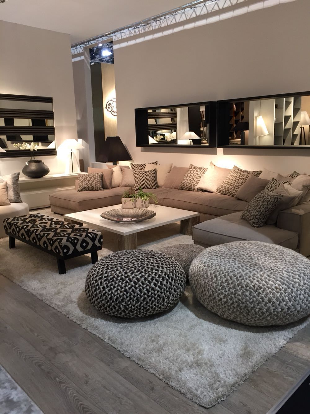 Cozy living room decor ideas to make anyone feel right at home 15