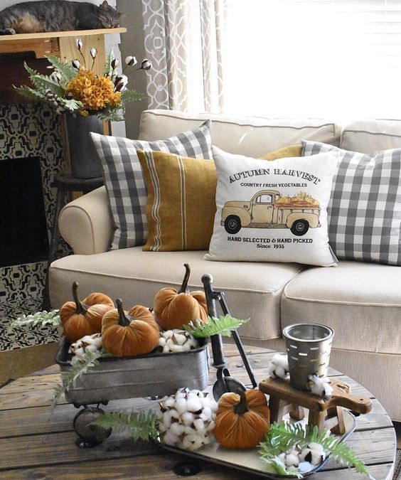 Cozy living room decor ideas to make anyone feel right at home 37