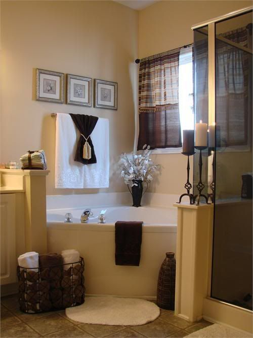 Cozy master bathroom decor ideas 14