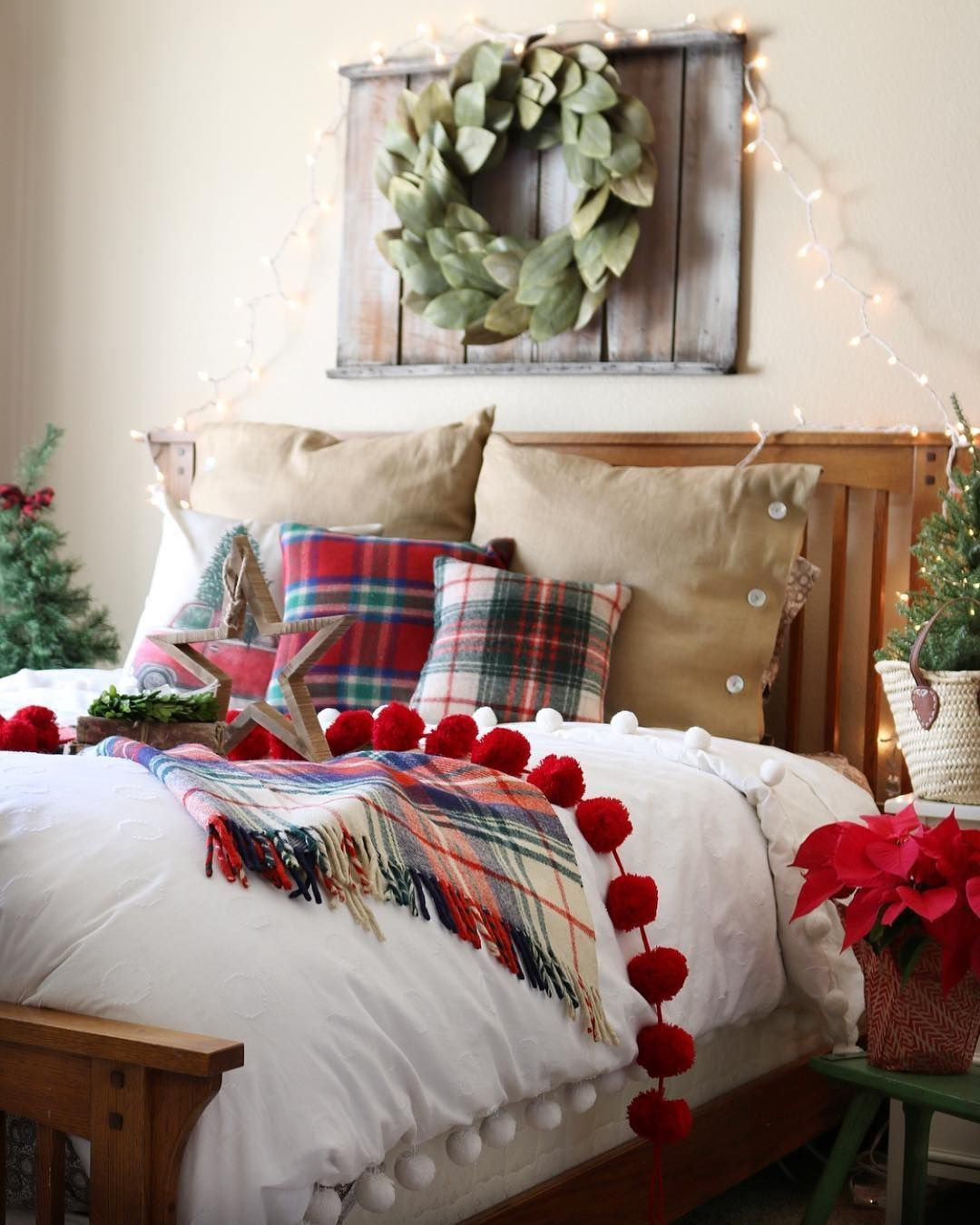Cozy and beautiful bedroom for winter decor ideas 08
