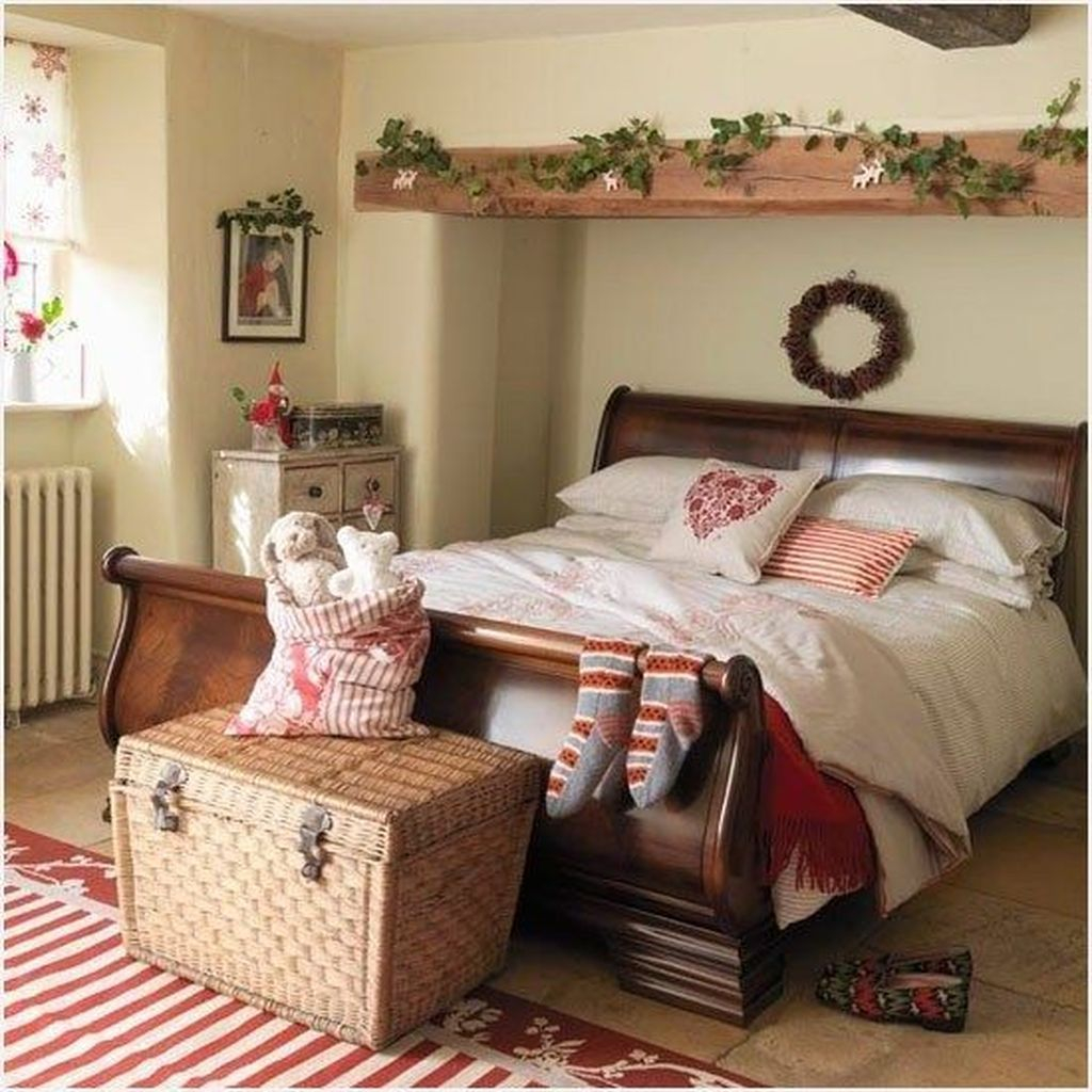 Cozy and beautiful bedroom for winter decor ideas 30