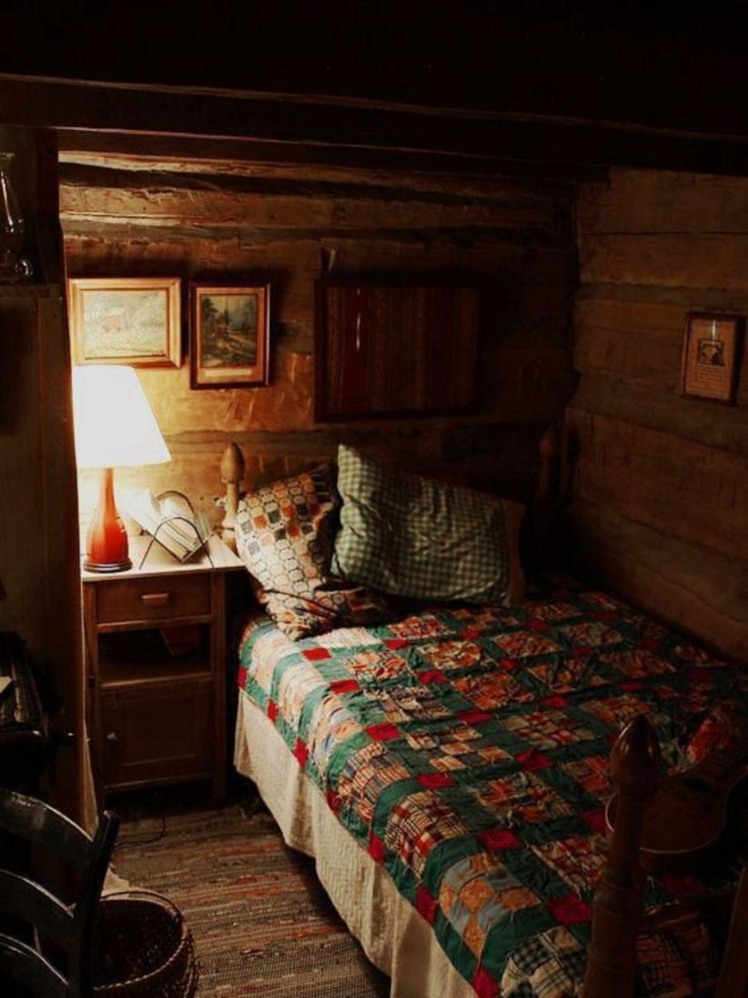 Cozy and beautiful bedroom for winter decor ideas 32