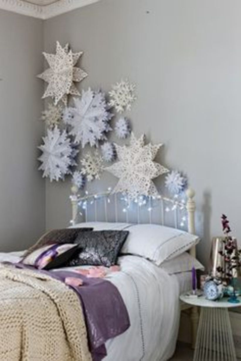 Cozy and beautiful bedroom for winter decor ideas 38