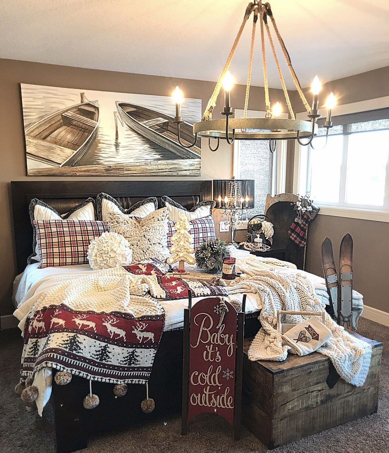 Cozy and beautiful bedroom for winter decor ideas 47