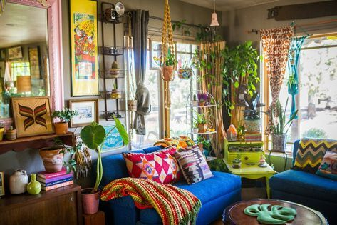 Gorgeous maximalist decor ideas for any home 30