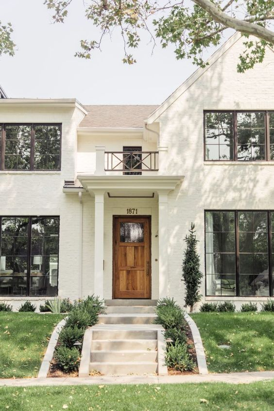 Modern farmhouse exterior design ideas 04