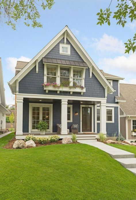 Modern farmhouse exterior design ideas 08