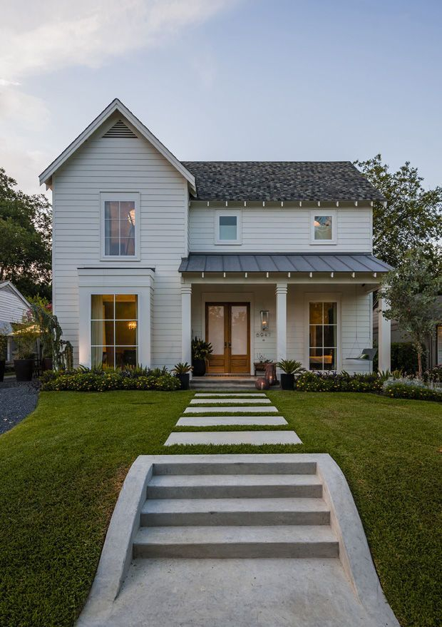 Modern farmhouse exterior design ideas 11