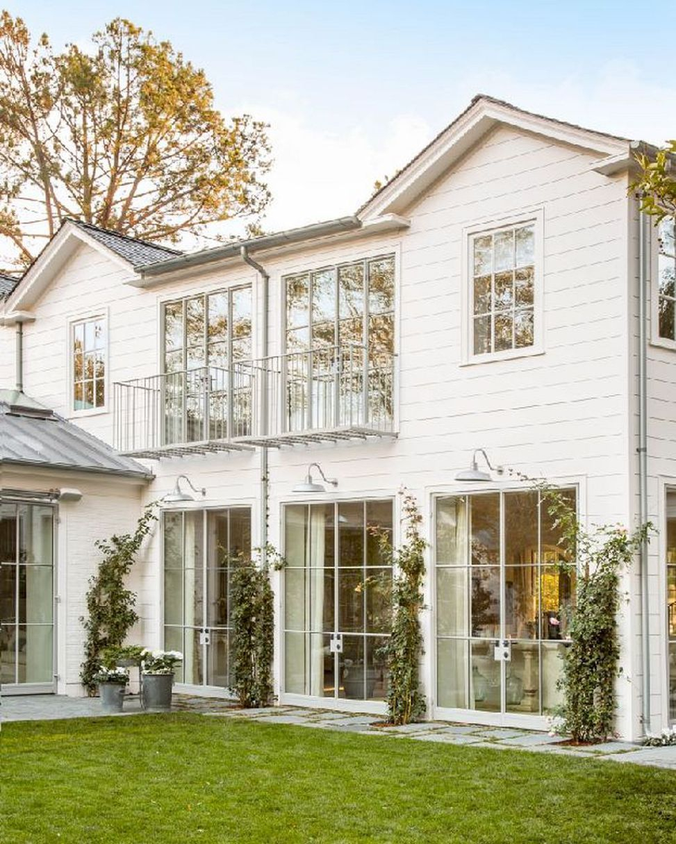 Modern farmhouse exterior design ideas 15