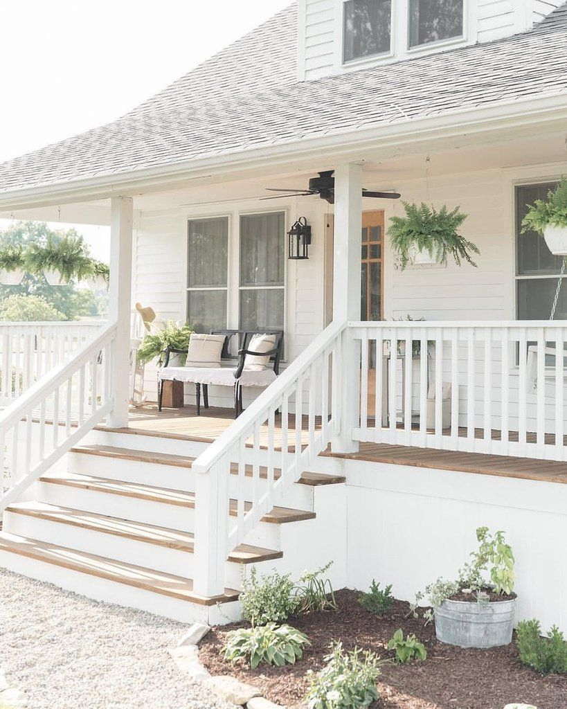 Modern farmhouse exterior design ideas 23
