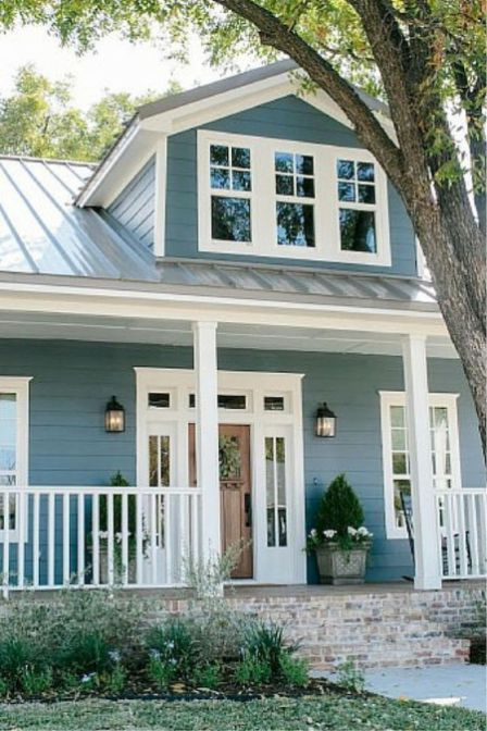 Modern farmhouse exterior design ideas 25