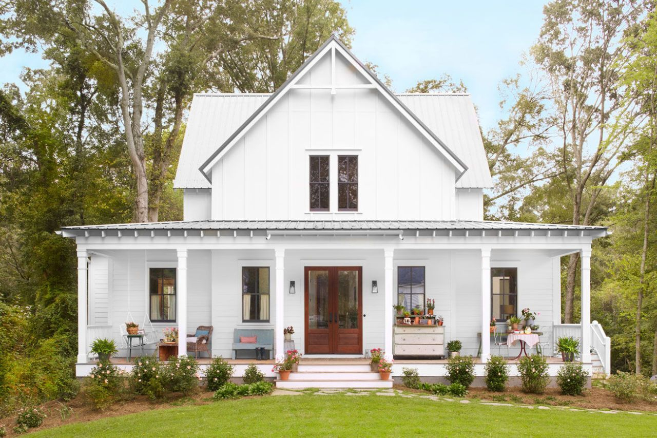 Modern farmhouse exterior design ideas 28
