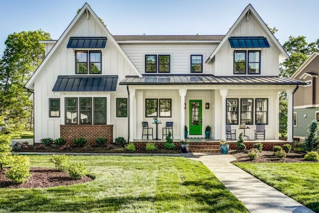 Modern farmhouse exterior design ideas 32