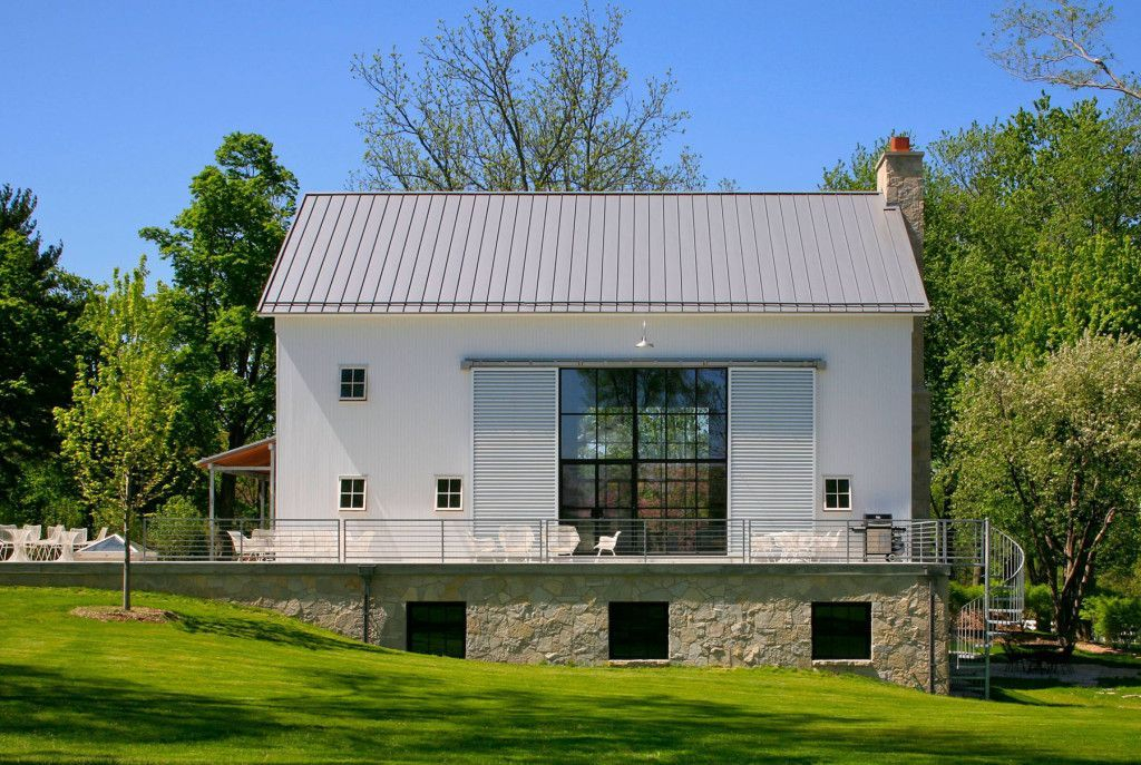 Modern farmhouse exterior design ideas 40