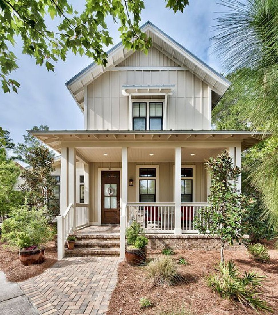 Modern farmhouse exterior design ideas 44