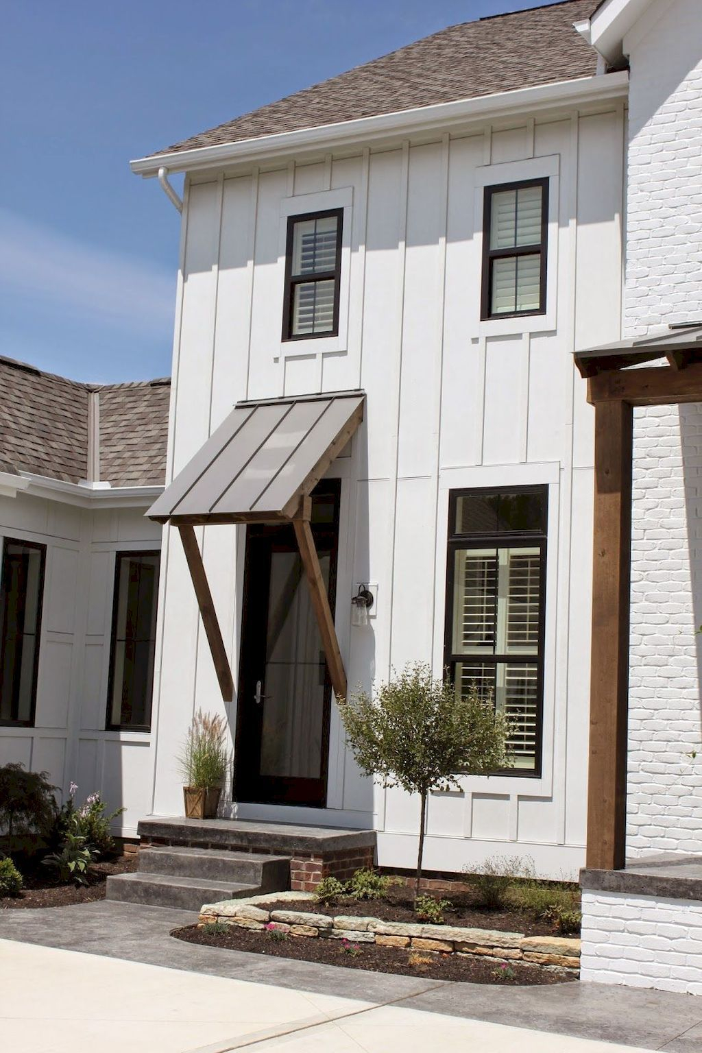 Modern farmhouse exterior design ideas 48