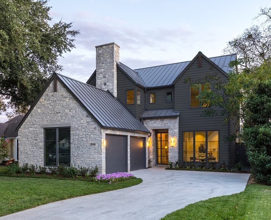 Modern farmhouse exterior design ideas 49