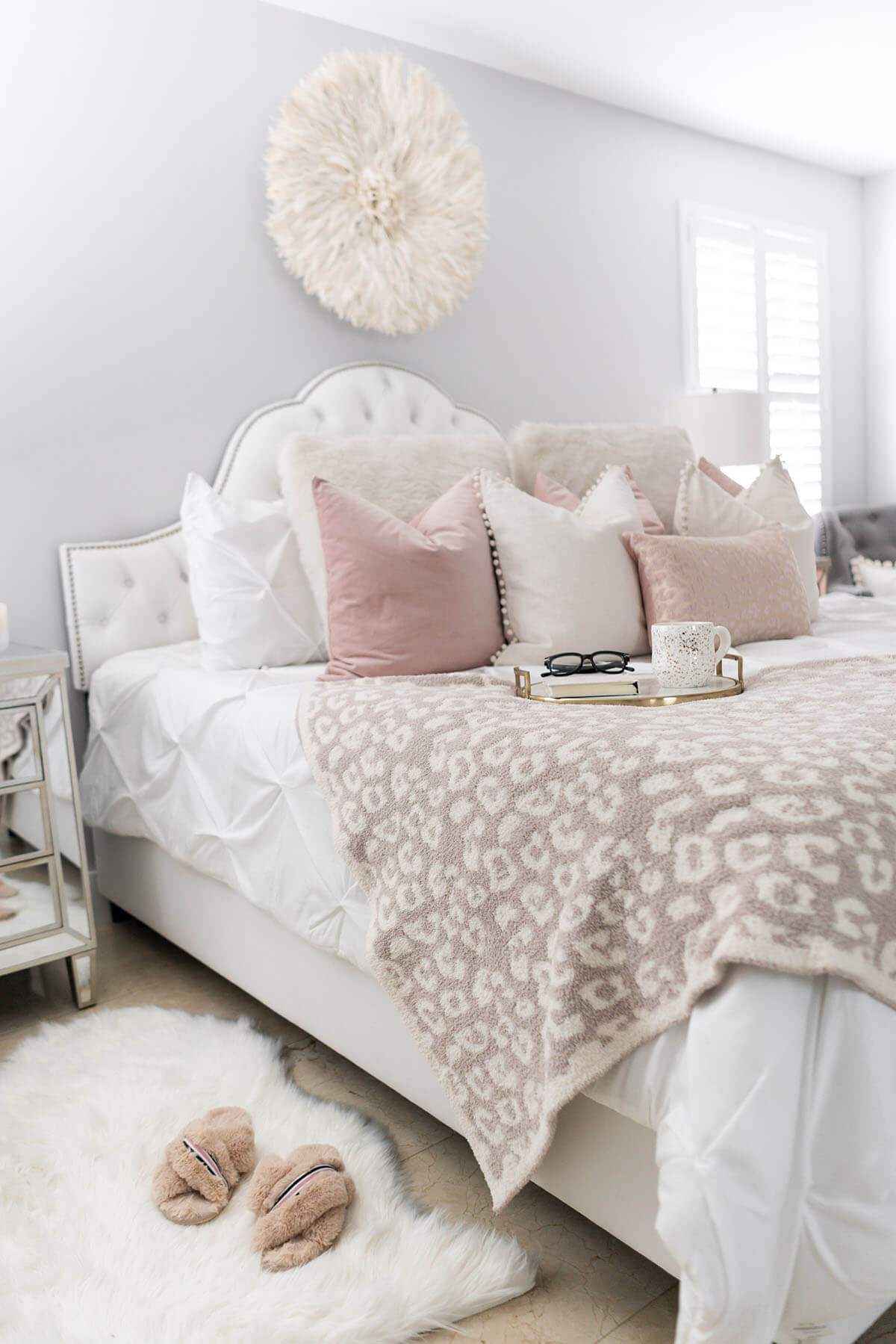 03b-cozy-bedroom-decor-ideas-homebnc-v2