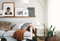 Design a living room in a small space that remains comfortablel 08