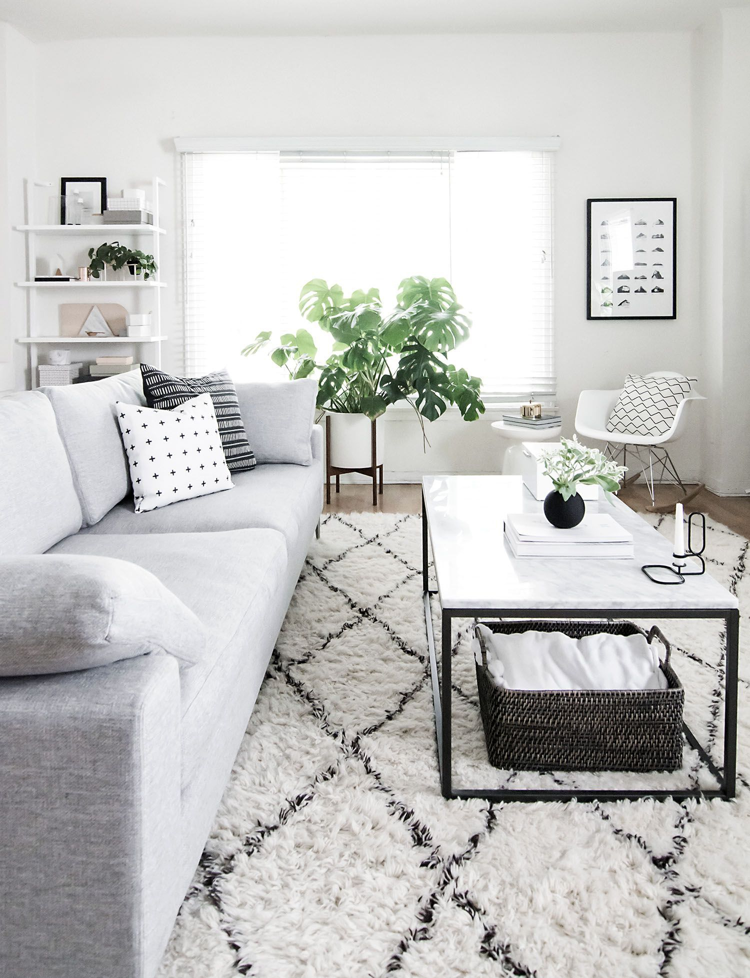 42 Living Room Design in a Small Space That Remains Comfort ~ Matchness.com