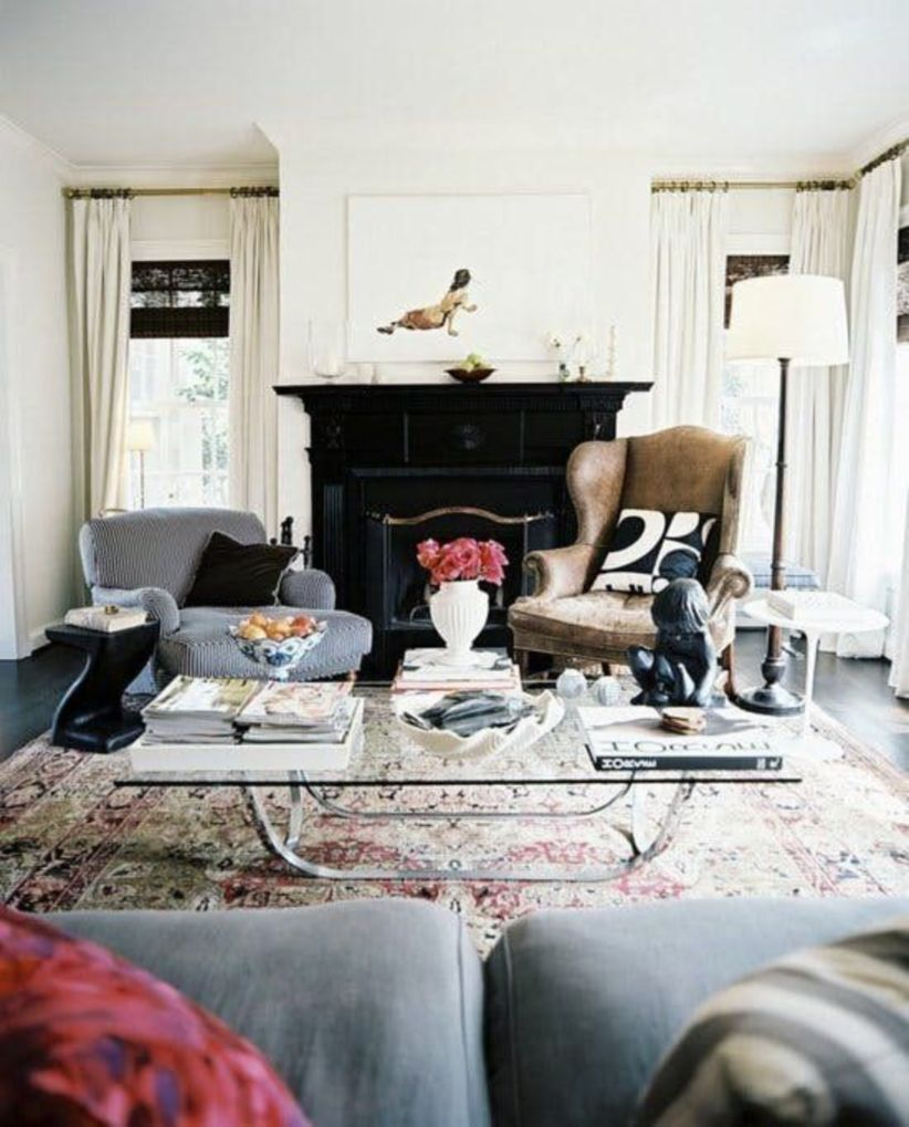 The design of the living room looks luxurious 07